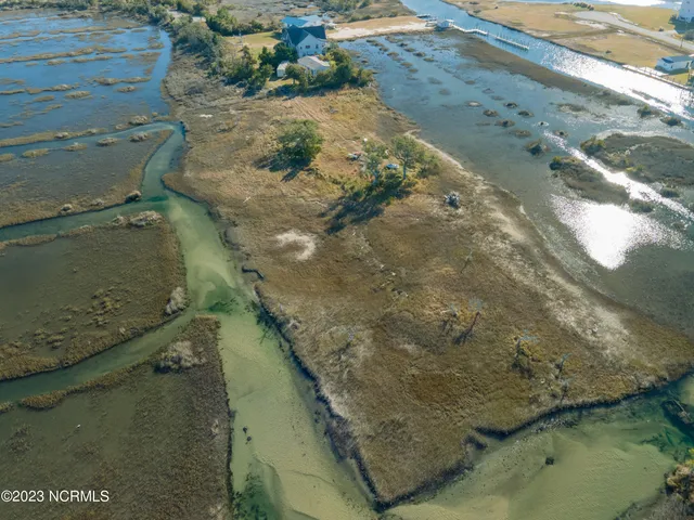 $248,900 | 661 Oak Hammock Drive, Harkers Island, NC 28531