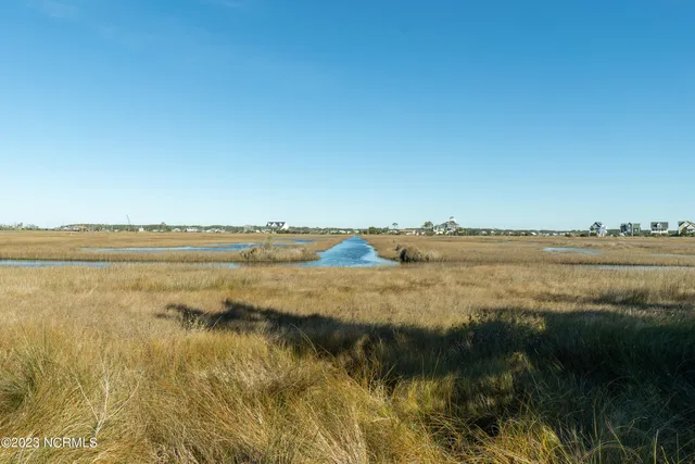 $248,900 | 661 Oak Hammock Drive, Harkers Island, NC 28531