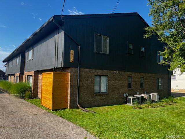 2639 Columbia Road, Unit 2 Berkley, MI 48072 - Photo 1 of 8