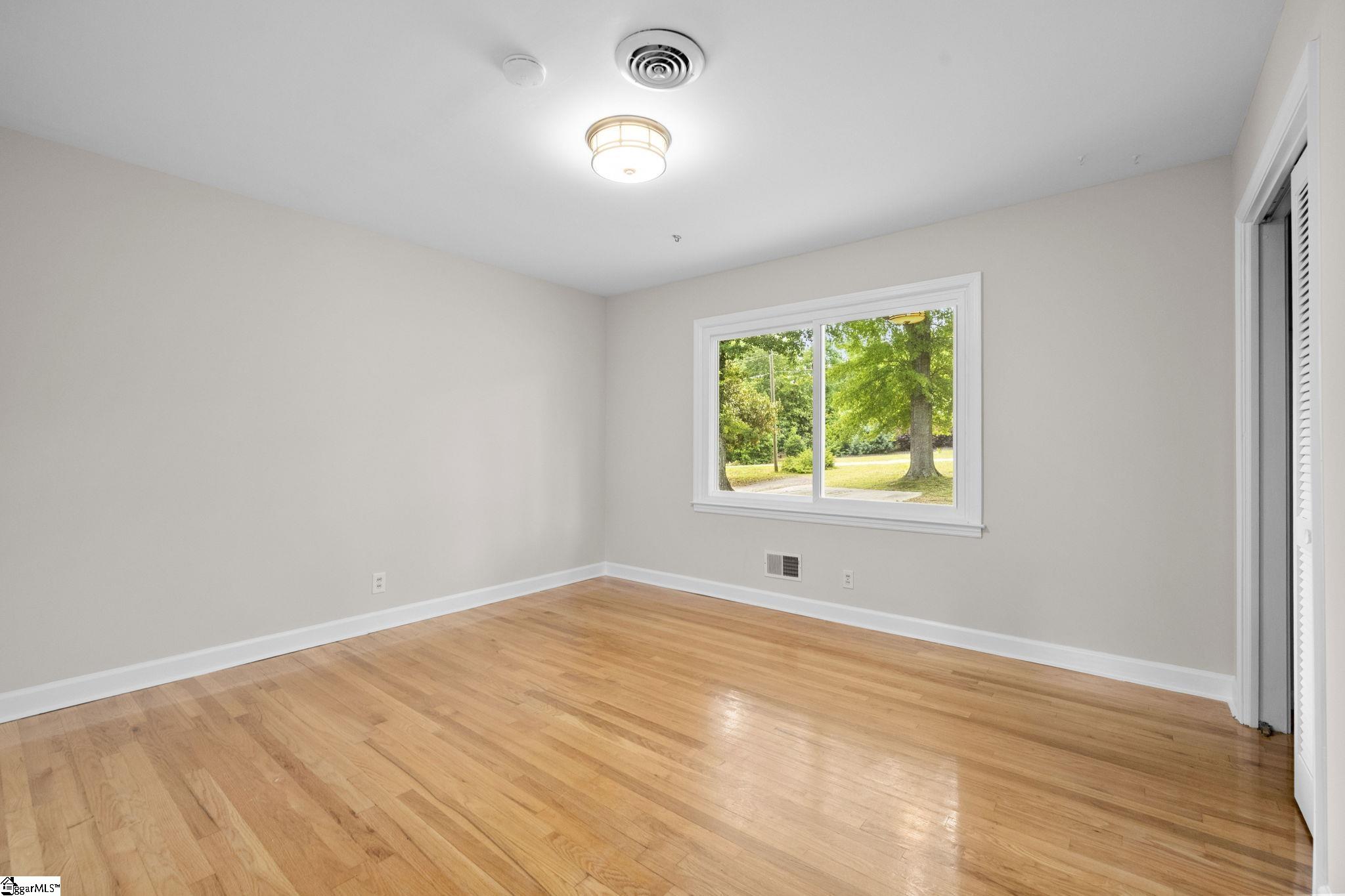 1313 North Parker Road Greenville, SC 29609 - Photo 12 of 48
