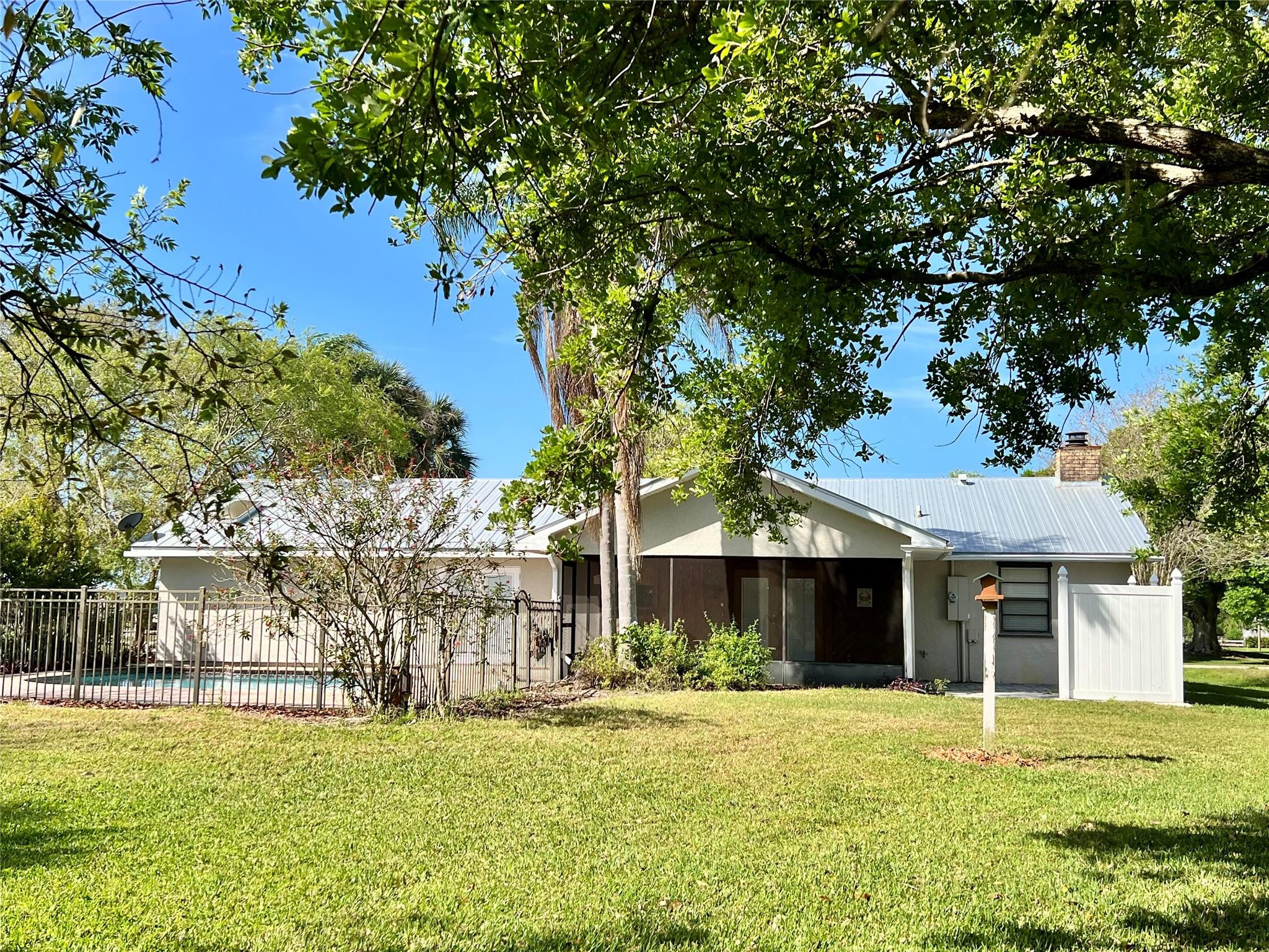 352 Southwest 85th Avenue Okeechobee, FL 34974 - Photo 3 of 21 Photo 3