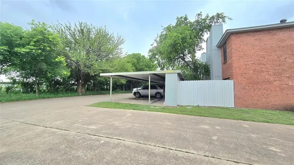 $1,400 | 5801 Shadydell Drive, Fort Worth, TX 76135