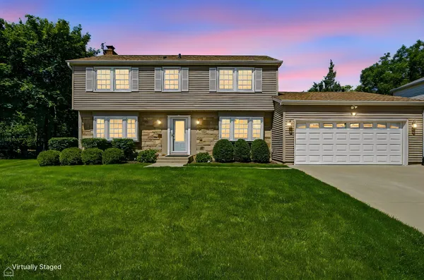 $585,000 | 32 Timber Hill Road, Buffalo Grove, IL 60089