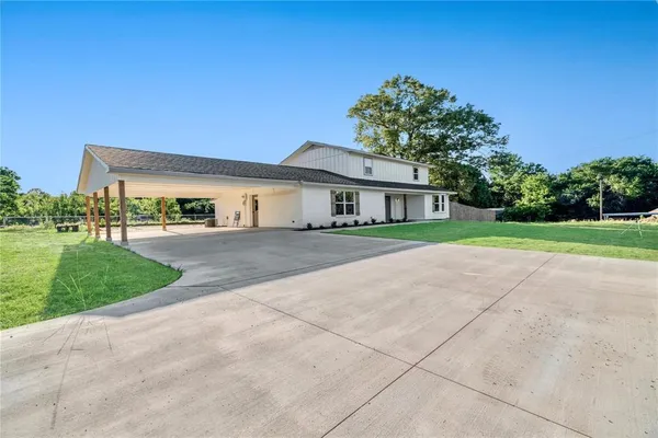 $425,000 | 670 County Road, Powderly, TX 75473