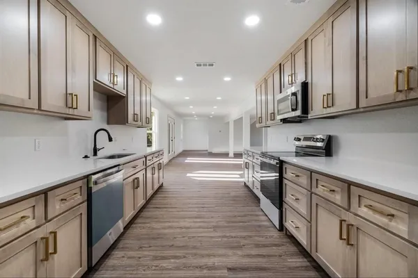 $425,000 | 670 County Road, Powderly, TX 75473
