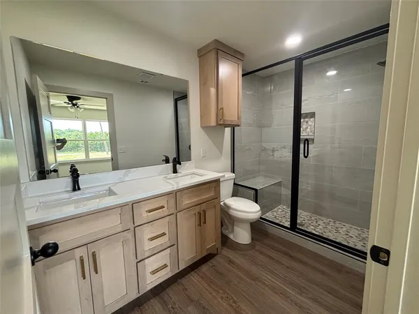 $425,000 | 670 County Road, Powderly, TX 75473