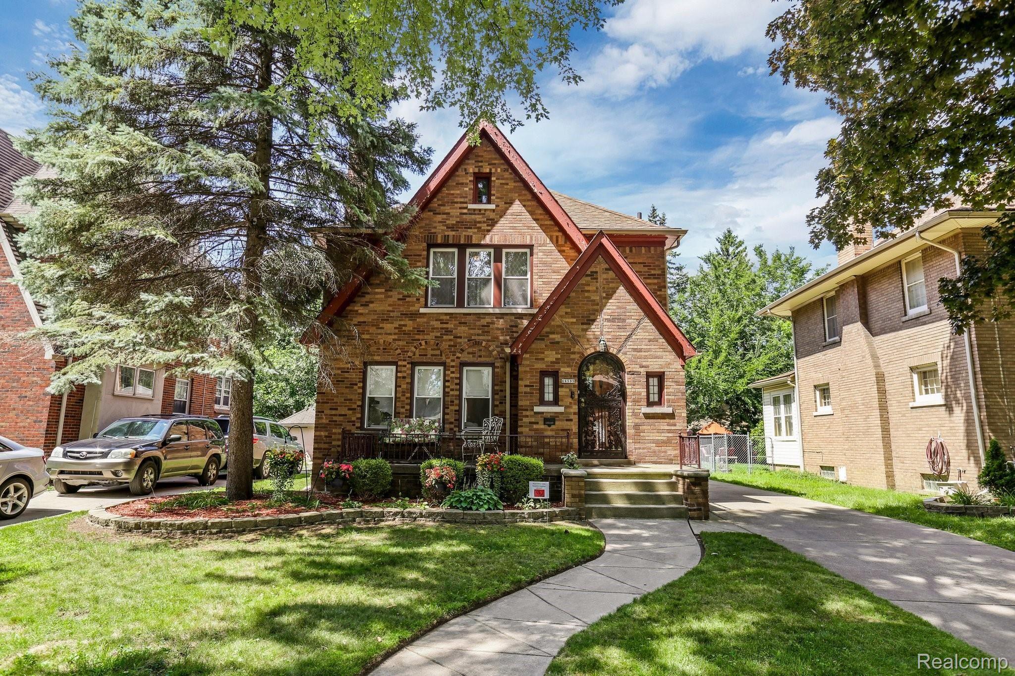 16595 Edinborough Road Detroit, MI 48219 - Photo 1 of 27 16595+Edinborough+Rd+Detroit-0-web.jpg