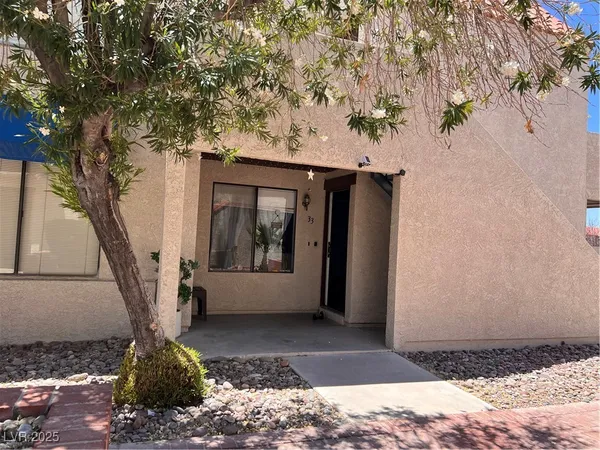 $179,000 | 4361 Sanderling Circle, Unit 33, Las Vegas, NV 89103