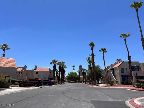 $179,000 | 4361 Sanderling Circle, Unit 33, Las Vegas, NV 89103