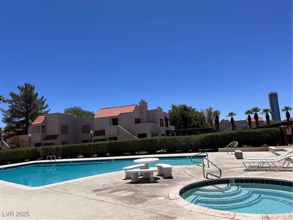 $179,000 | 4361 Sanderling Circle, Unit 33, Las Vegas, NV 89103