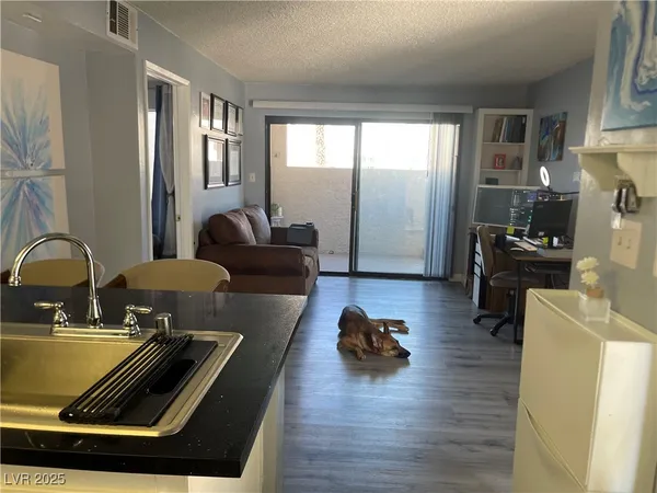 $179,000 | 4361 Sanderling Circle, Unit 33, Las Vegas, NV 89103