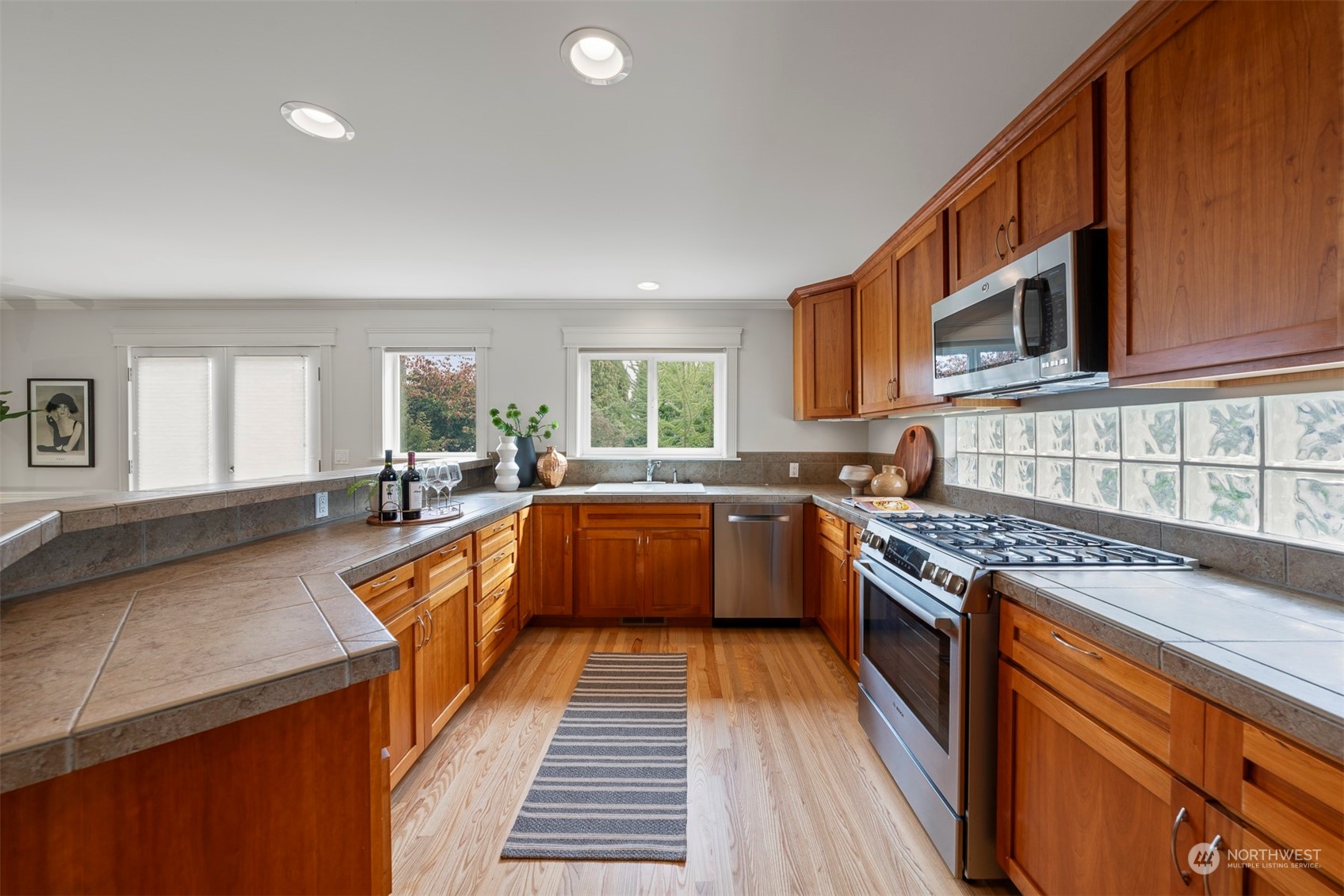 4111 Southwest Dawson Street Seattle, WA 98136 - Photo 7 of 40 Gallery Image 7