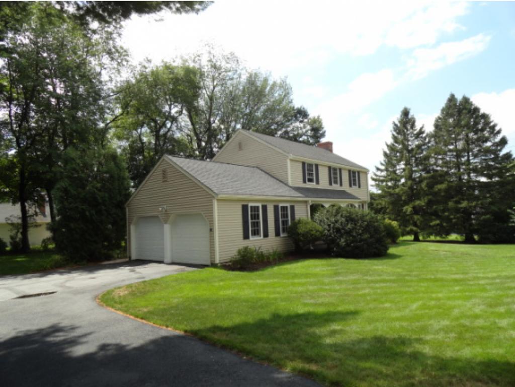 79 North Gate Road Manchester, NH 03104 - Photo 3 of 19 Gallery Image 3