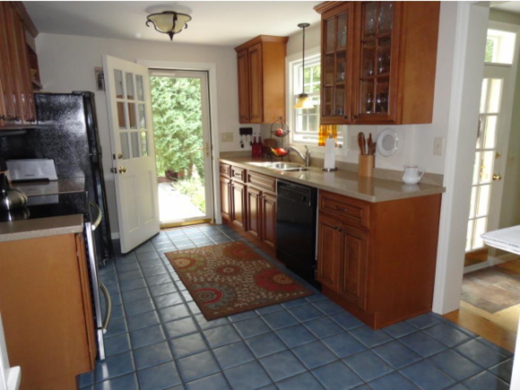 79 North Gate Road Manchester, NH 03104 - Photo 5 of 19 Gallery Image 5