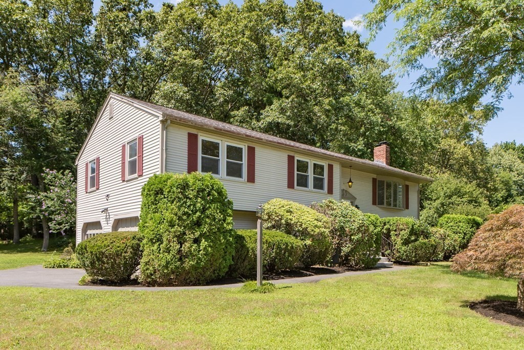 7 Spring Valley Road Medfield, MA 02052 - Photo 2 of 42 Gallery Image 2