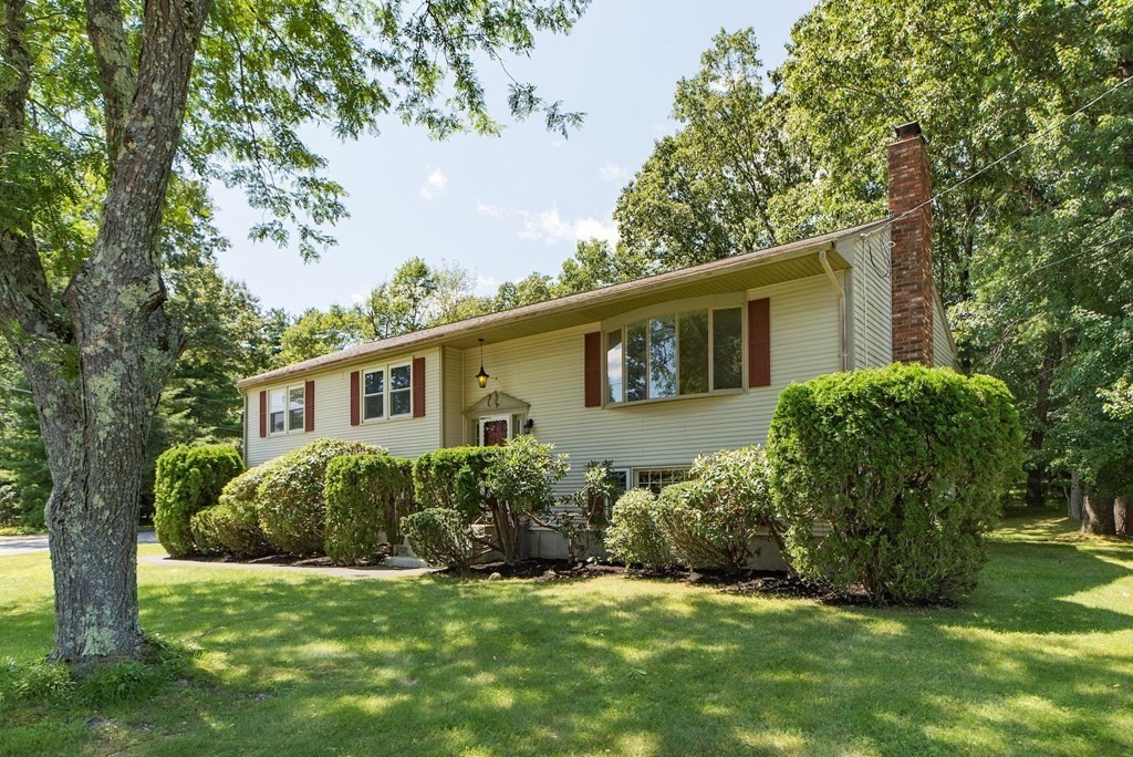 7 Spring Valley Road Medfield, MA 02052 - Photo 3 of 42 Gallery Image 3