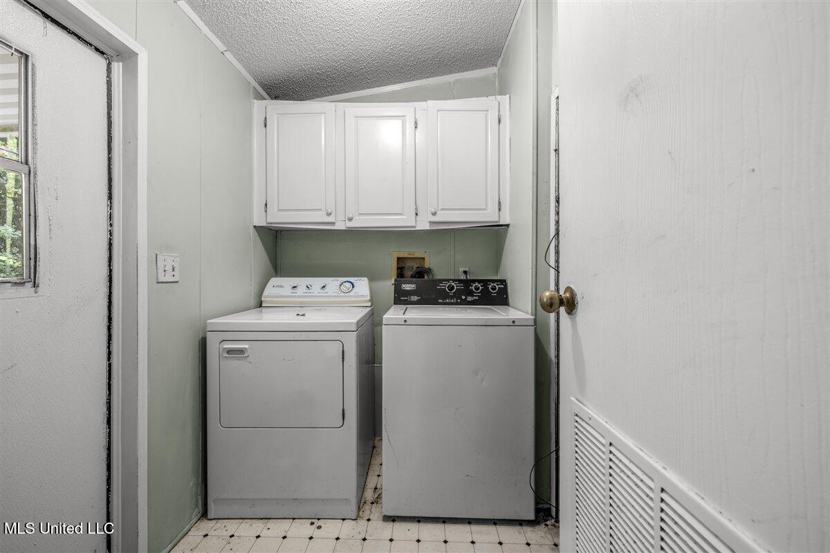 5631 Smith Grove Road Holly Springs, MS 38635 - Photo 26 of 37 26-laundry