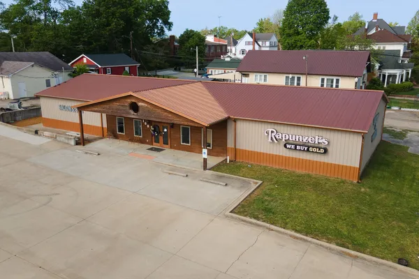 $600,000 | 109 West Poplar Street, Harrisburg, IL 62946