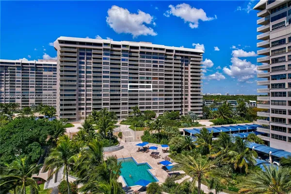 $1,499,000 | 2 Grove Isle Drive, Unit B805, Miami, FL 33133