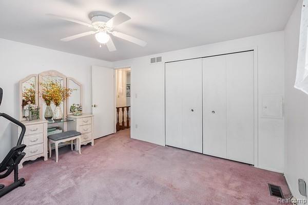 35882 Smithfield Road Farmington, MI 48335 - Photo 29 of 43 Double closet in bedroom 2