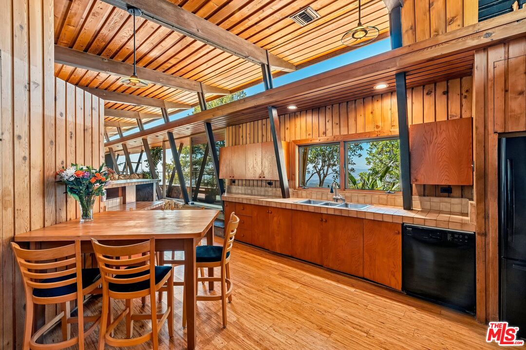 965 Stunt Road Calabasas, CA 91302 - Photo 33 of 67