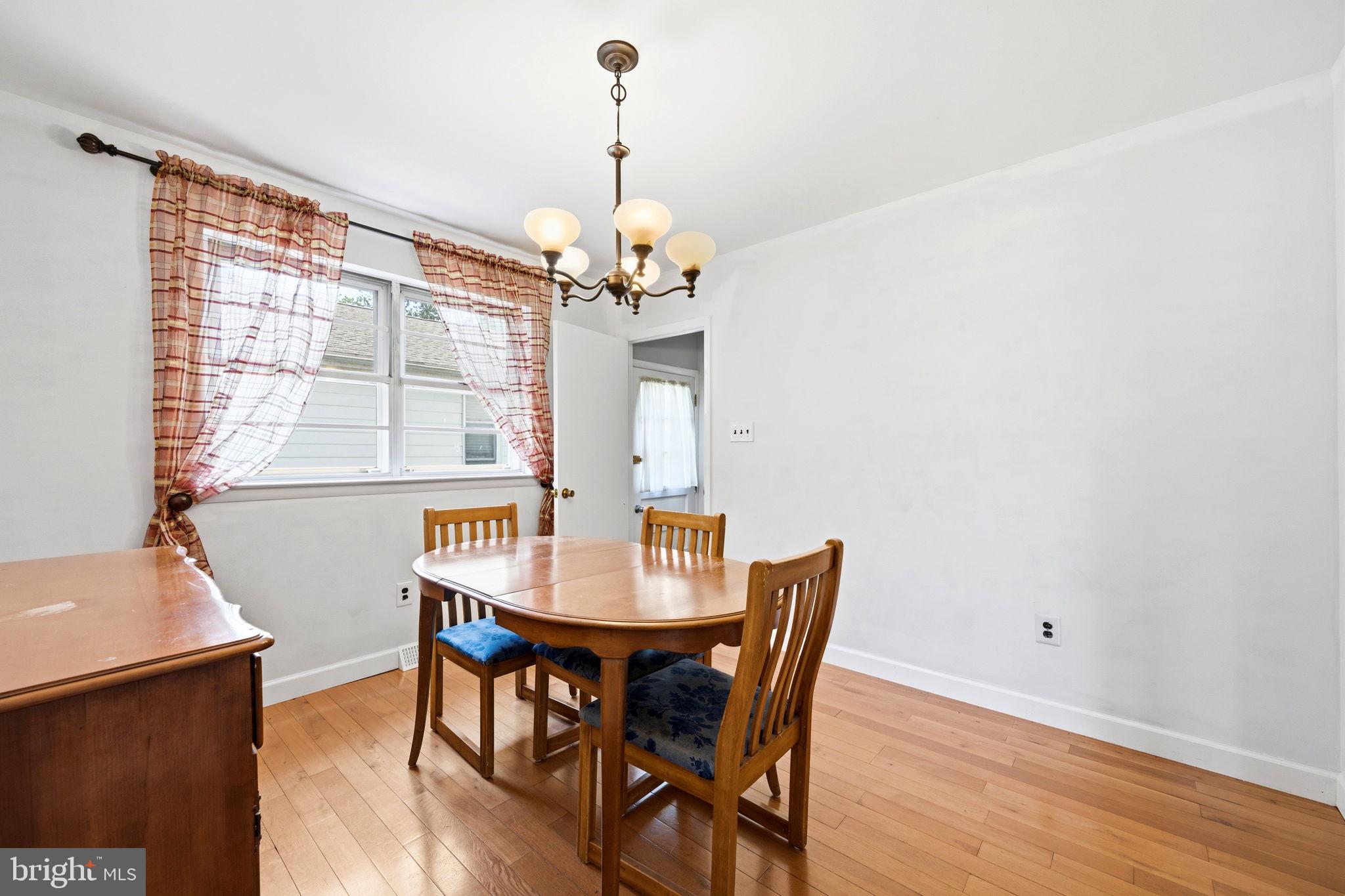 905 Amosland Road Morton, PA 19070 - Photo 11 of 44 Bright and inviting dining space.