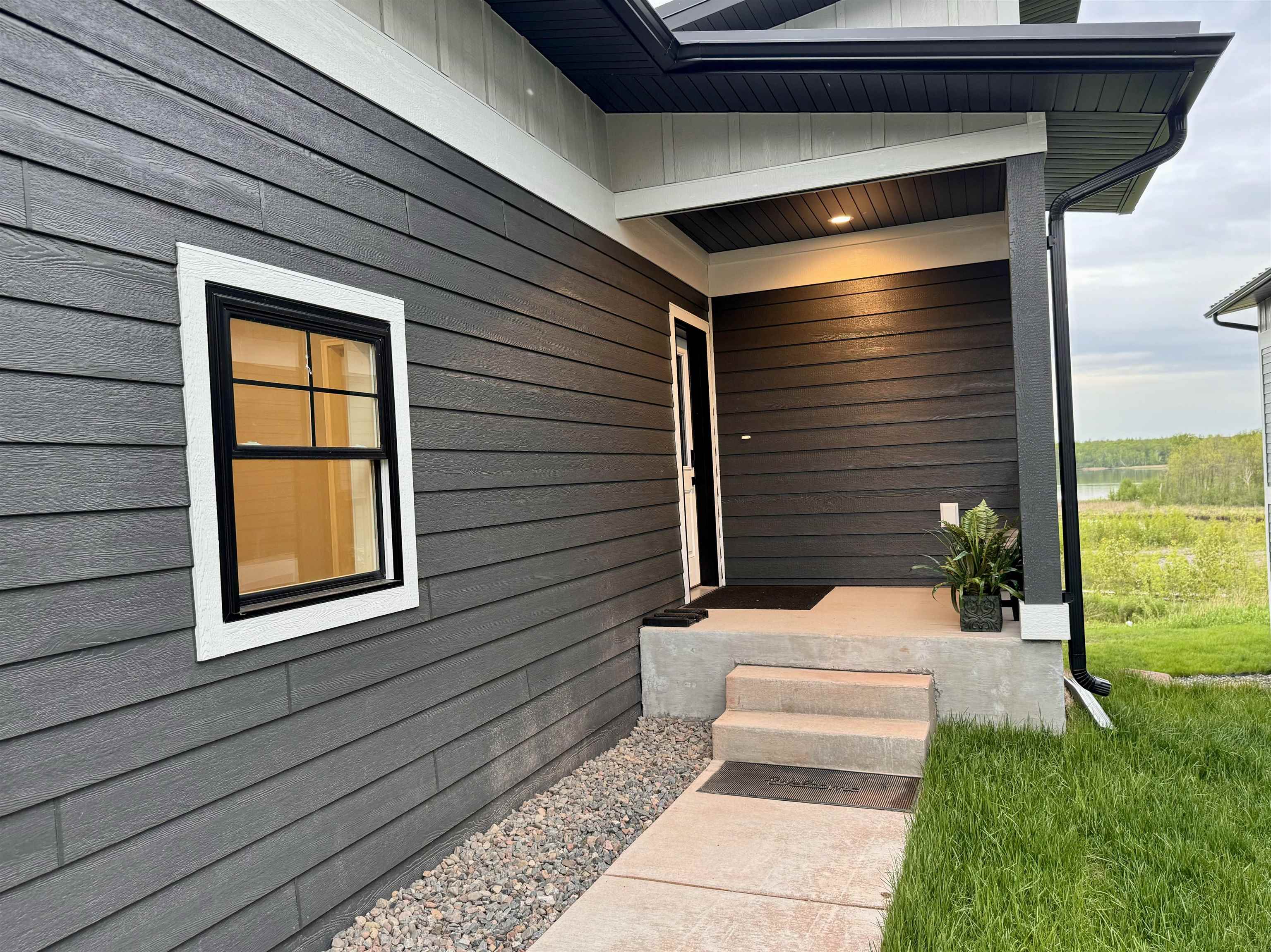 8620 Maynard Place Duluth, MN 55808 - Photo 2 of 39