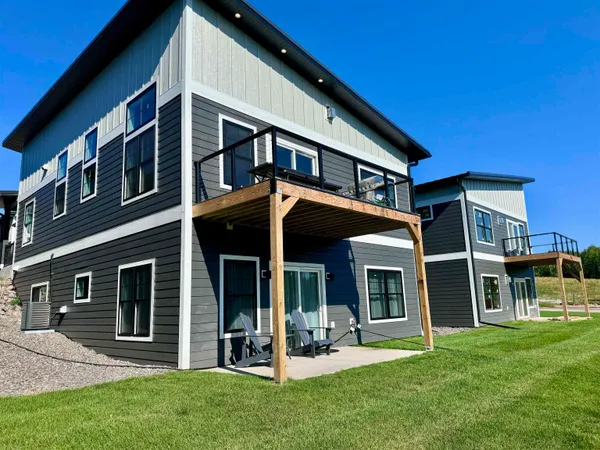 $819,900 | 8620 Maynard Place, Duluth, MN 55808