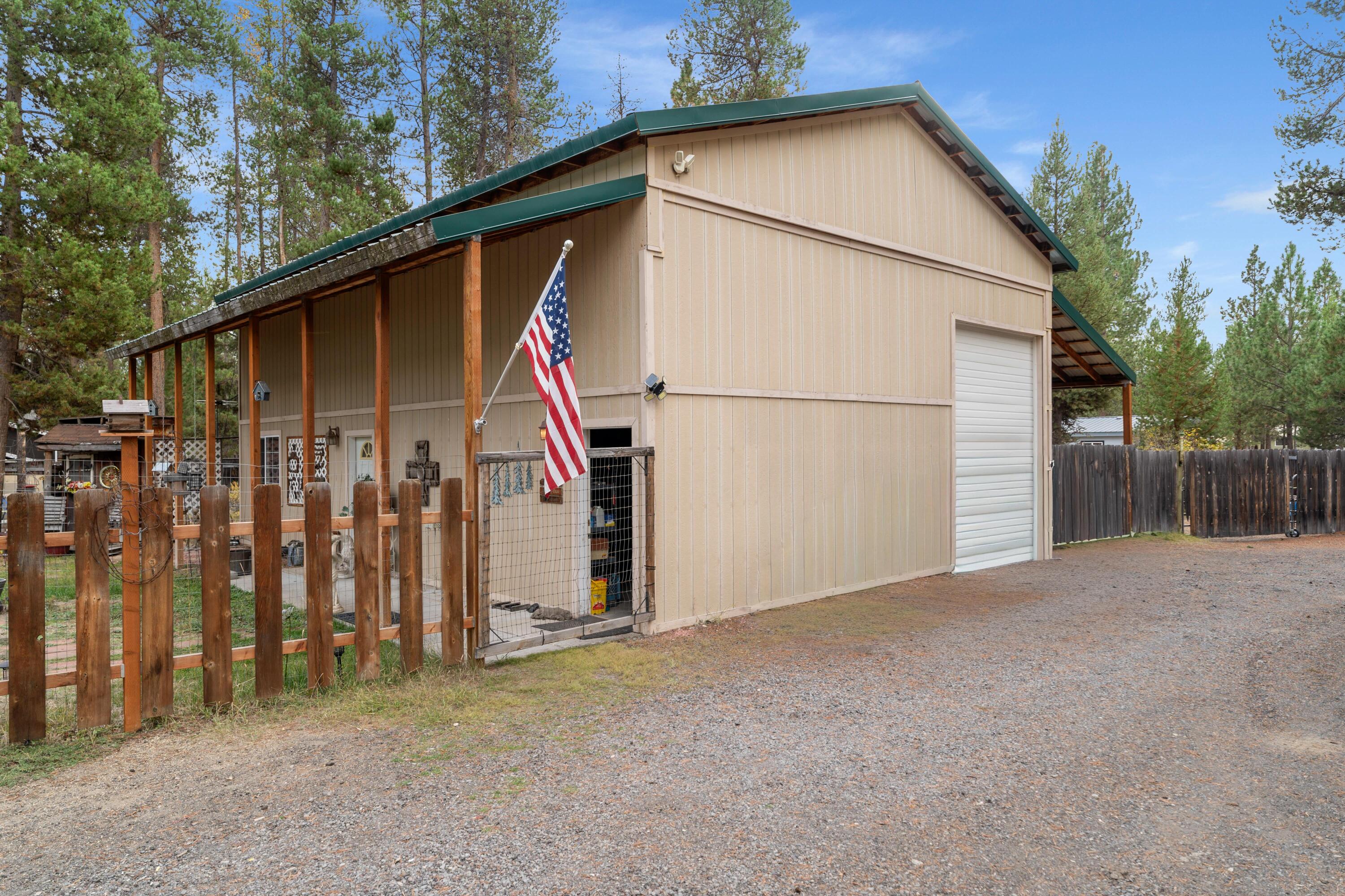 152113 Silver Spur Road La Pine, OR 97739 - Photo 3 of 43