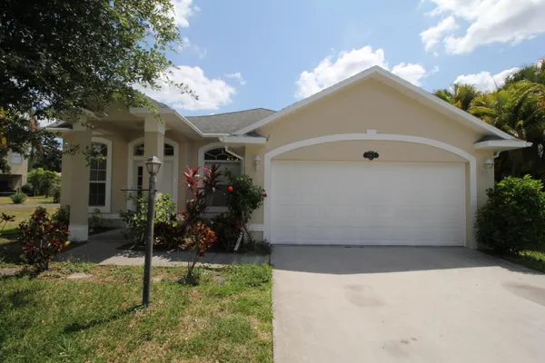 $2,000 | 885 Tavernier Circle Northeast, Palm Bay, FL 32905