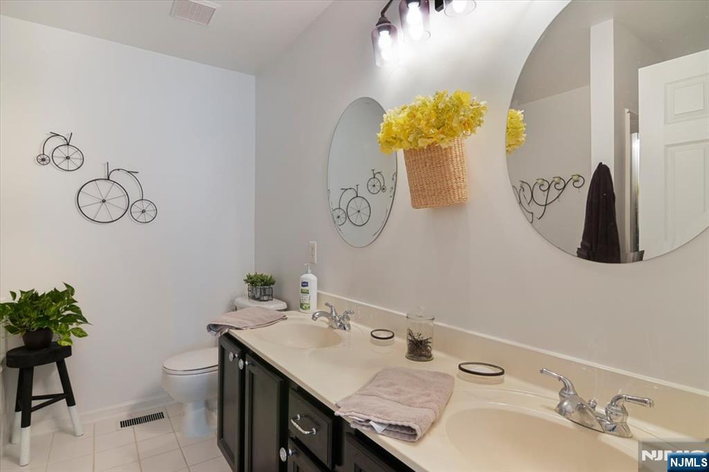 34 Ridge Drive Pompton Lakes, NJ 07442 - Photo 19 of 30