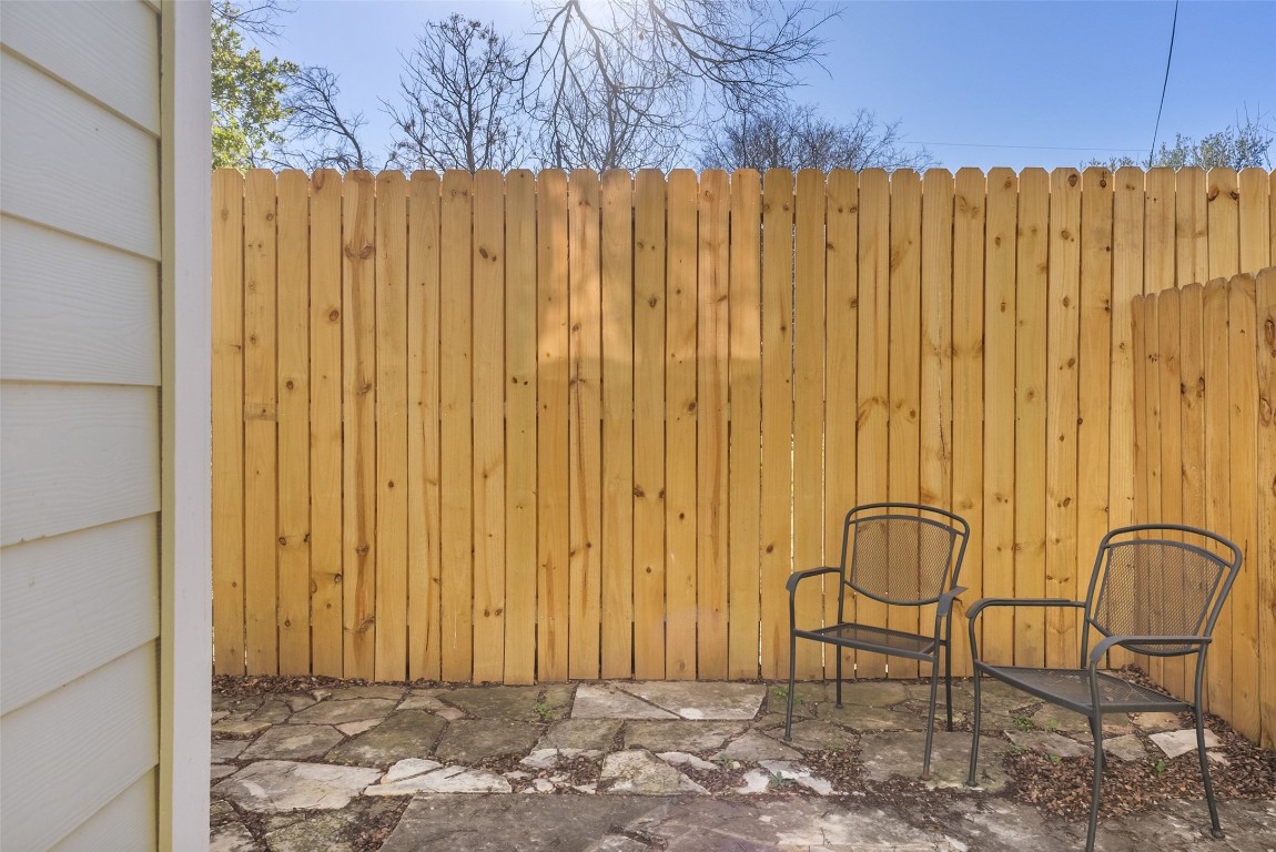 3601 Menchaca Road, Unit 117 Austin, TX 78704 - Photo 24 of 25 a view of a bunch of wooden fence
