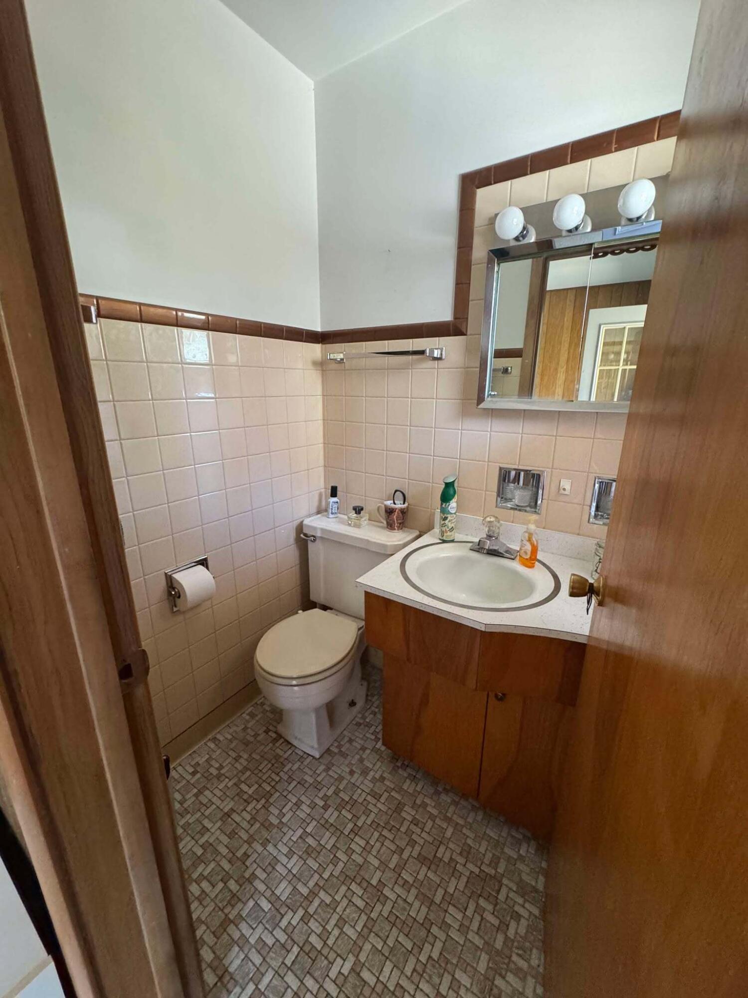 6923 Harbert Road Sawyer, MI 49125 - Photo 12 of 29 490983568_1567742001302373_7439371998165