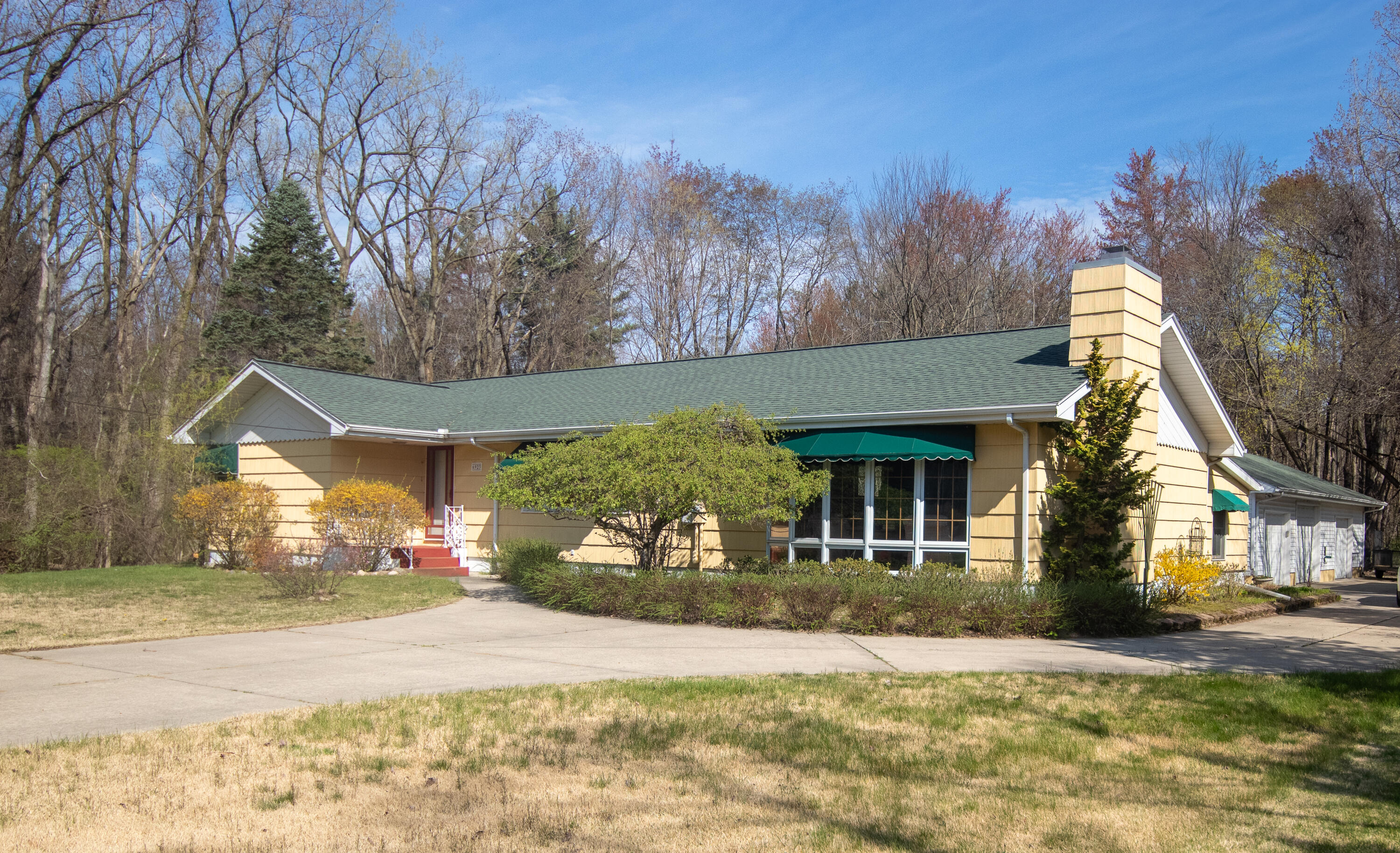 6923 Harbert Road Sawyer, MI 49125 - Photo 3 of 29 IMG_3848-HDR