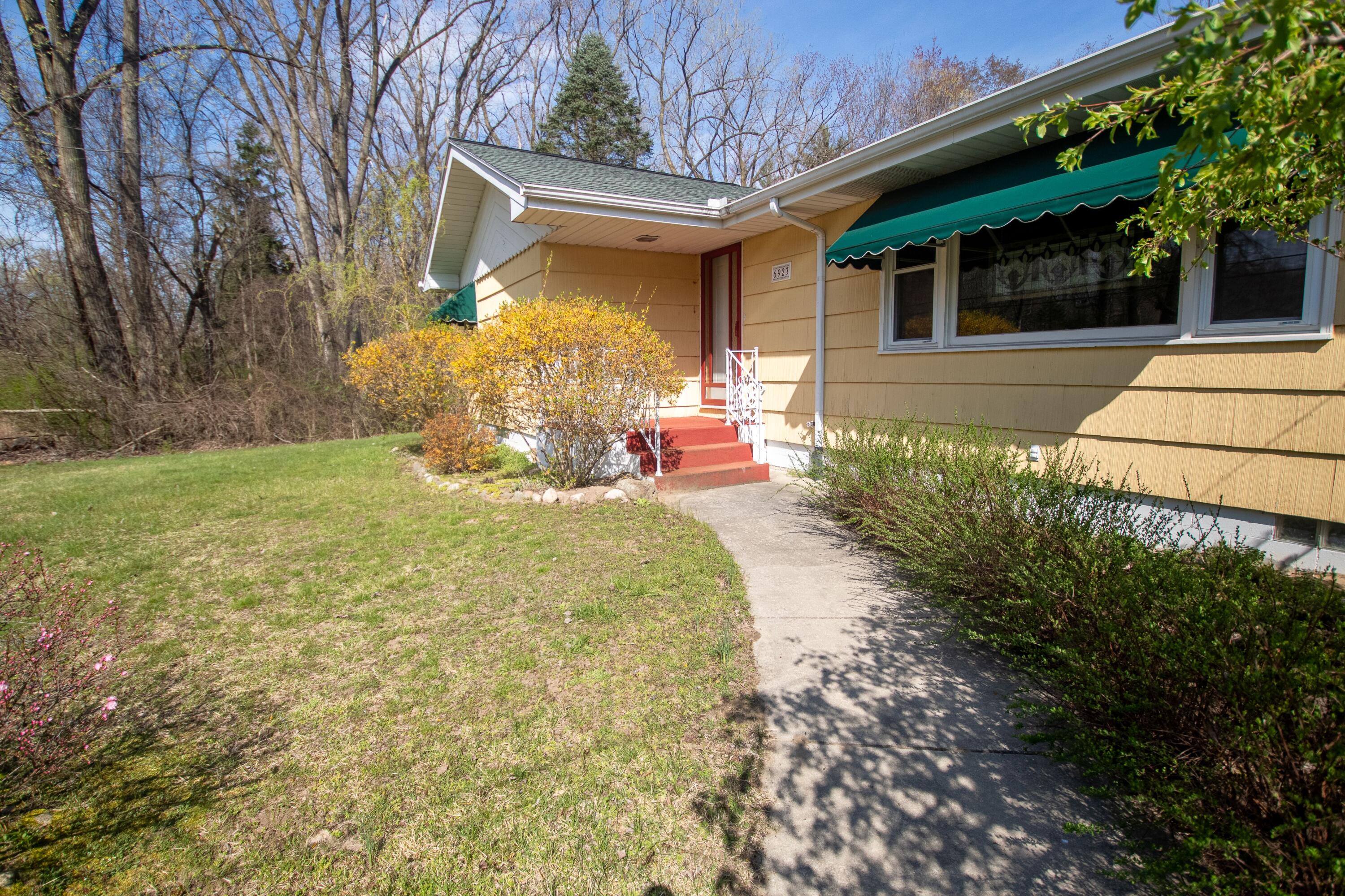 6923 Harbert Road Sawyer, MI 49125 - Photo 4 of 29 IMG_3857-HDR