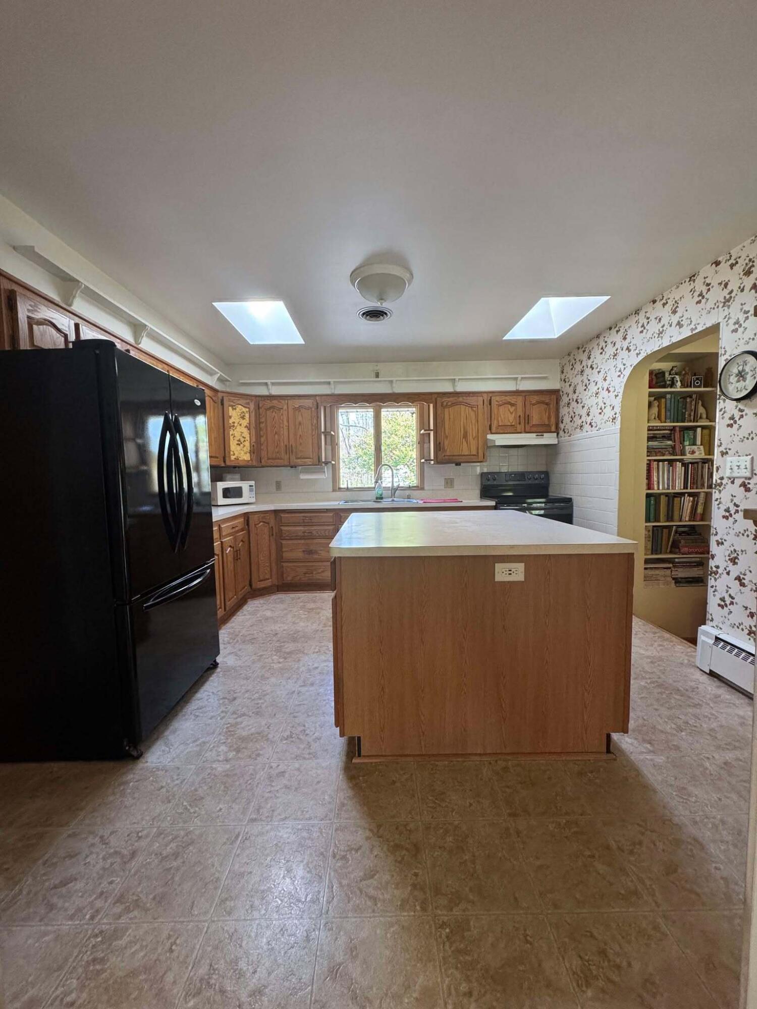 6923 Harbert Road Sawyer, MI 49125 - Photo 9 of 29 490975998_661351839854866_78997574166528
