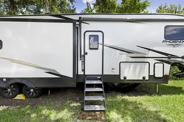 $2,500 | 305 Linden Drive, Unit FIFTH WHEEL, Ellenton, FL 34222