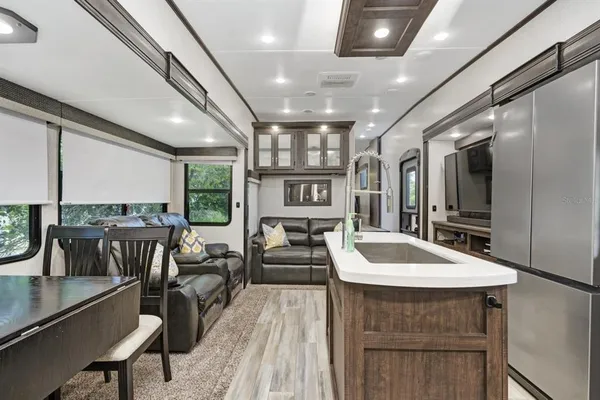 $2,500 | 305 Linden Drive, Unit FIFTH WHEEL, Ellenton, FL 34222