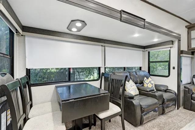 $2,500 | 305 Linden Drive, Unit FIFTH WHEEL, Ellenton, FL 34222