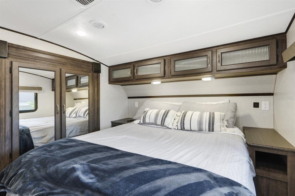 305 Linden Drive, Unit FIFTH WHEEL Ellenton, FL 34222 - Photo 8 of 18