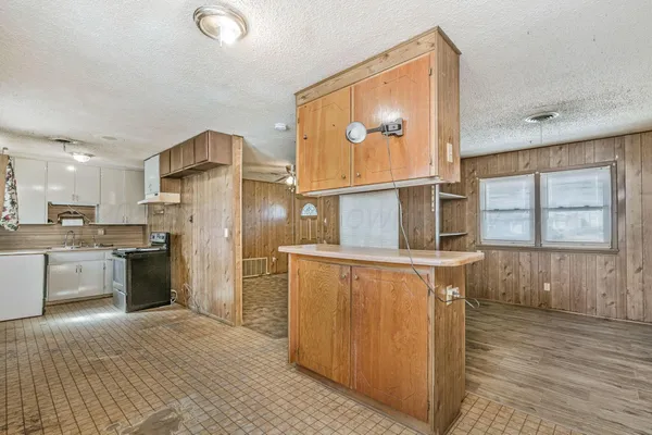 $99,000 | 903 South Manhattan Street, Amarillo, TX 79104