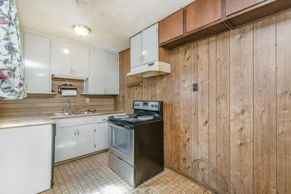 $99,000 | 903 South Manhattan Street, Amarillo, TX 79104