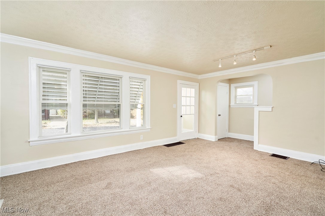 965 Whitby Road Cleveland Heights, OH 44112 - Photo 11 of 19