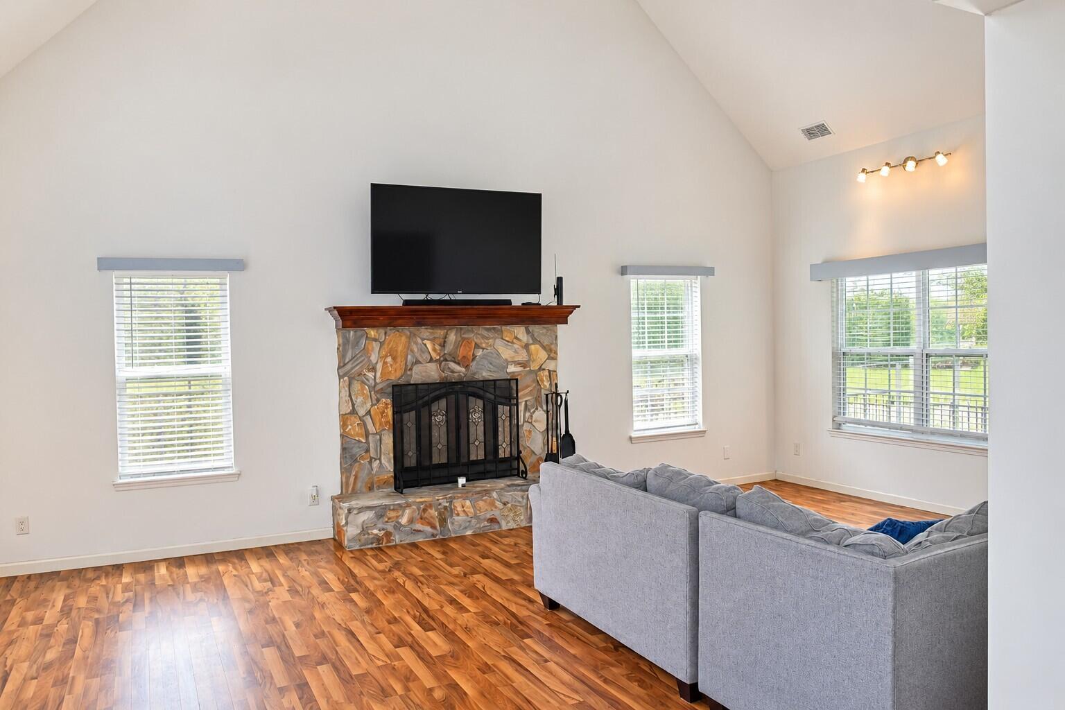 351 Northeast Bellville Road Pinetta, FL 32350 - Photo 11 of 32 4Image Sep 14, 2026, 06_42_04 PM