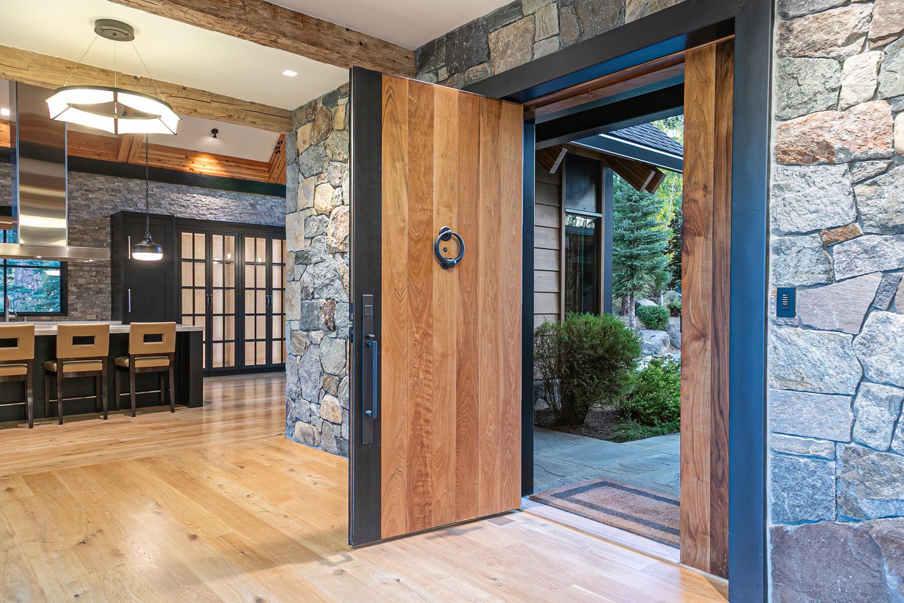 11454 Henness Road Truckee, CA 96161 - Photo 20 of 27 a view of livingroom with furniture