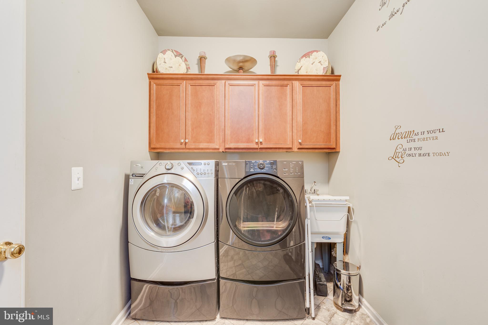 2 Dellaira Court Wrightstown, NJ 08562 - Photo 24 of 93 a utility room with dryer and washer