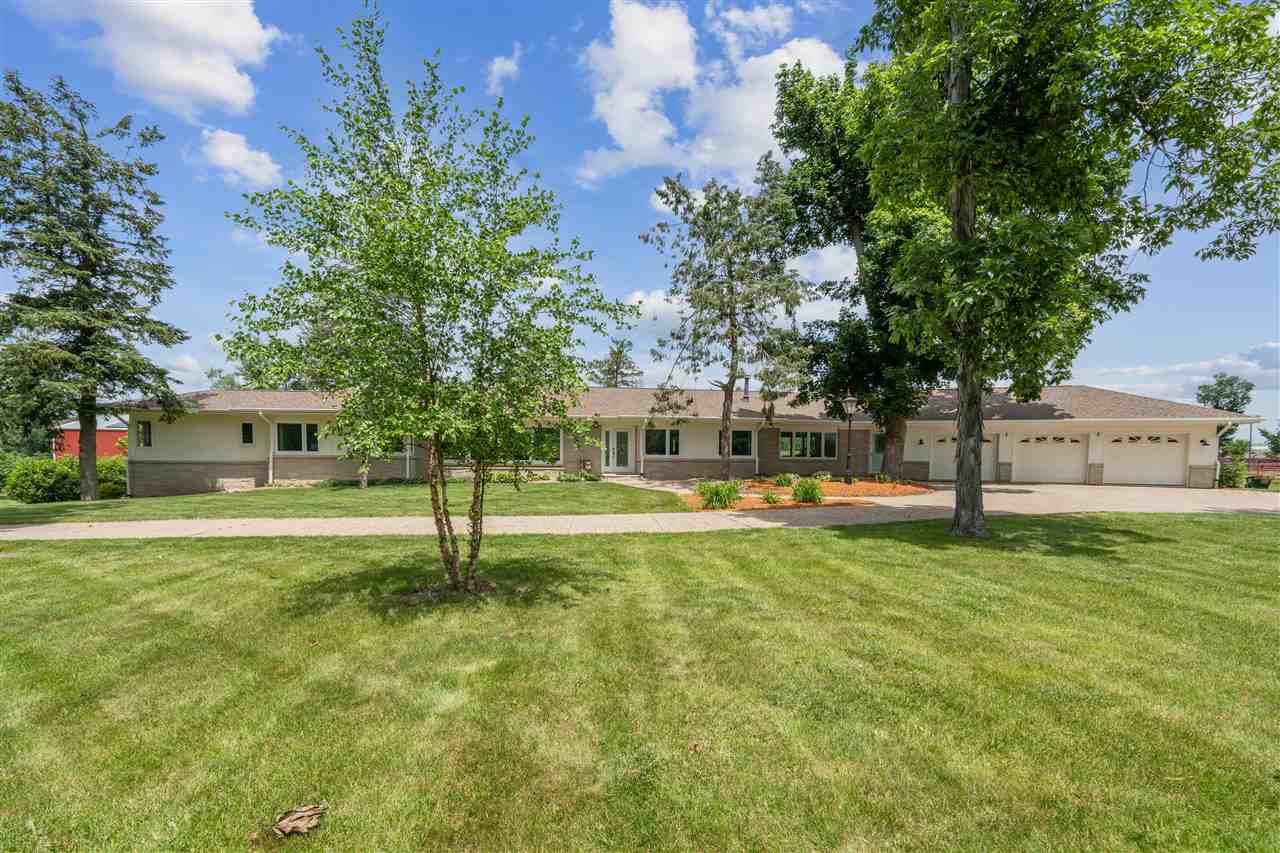 890 Wanatee Crk Road Marion, IA 52302 - Photo 2 of 66 Gallery Image 2