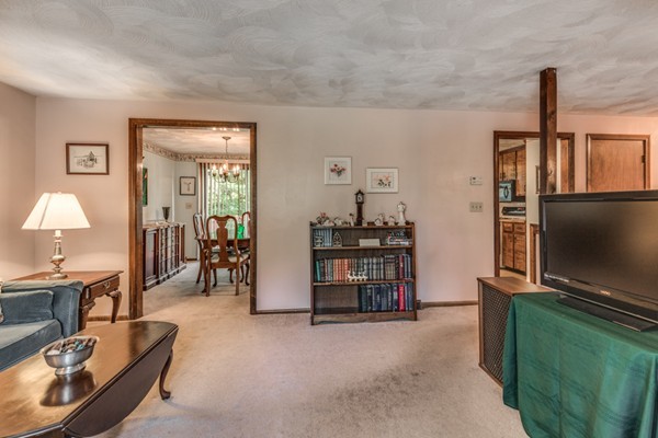 19 Ferncroft Road Tewksbury, MA 01876 - Photo 5 of 27 Gallery Image 5