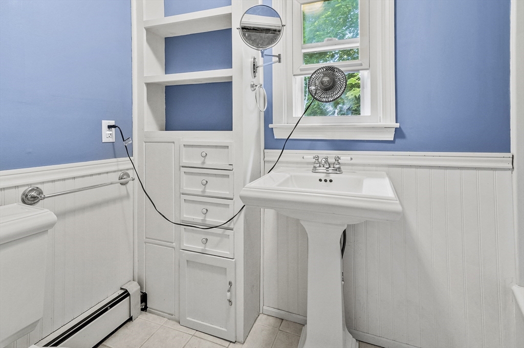 69 Appleton Road Auburn, MA 01501 - Photo 27 of 42 a utility room with dryer and washer