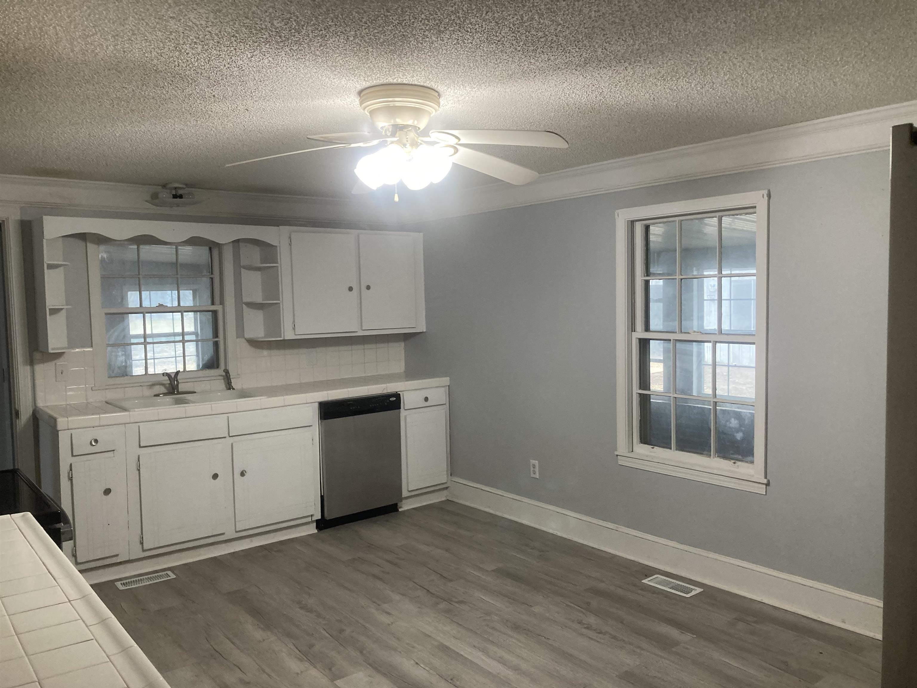 2315 Claussen Road Florence, SC 29505 - Photo 7 of 16 Gallery Image 7